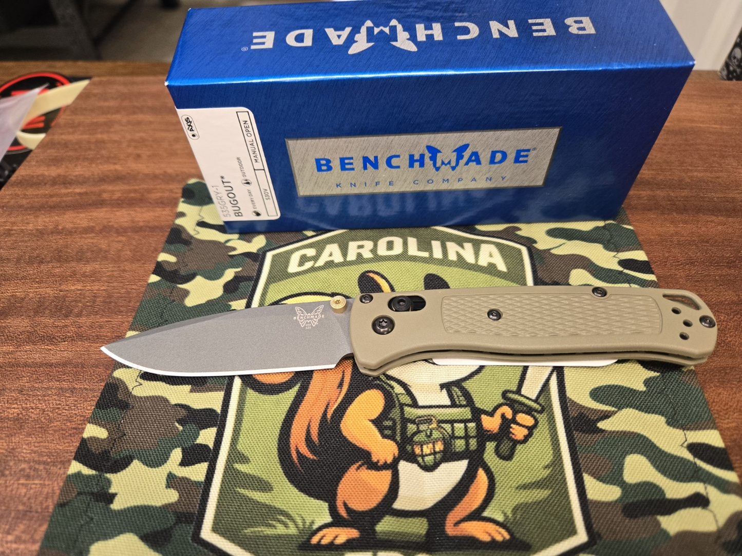 PRE-OWNED Benchmade Bugout Drop Point Folding Knife, Ranger Green/Gray