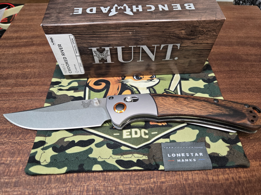 PRE-OWNED Benchmade Hunt Crooked River Folding 4.00" S30V Clip Point Blade
