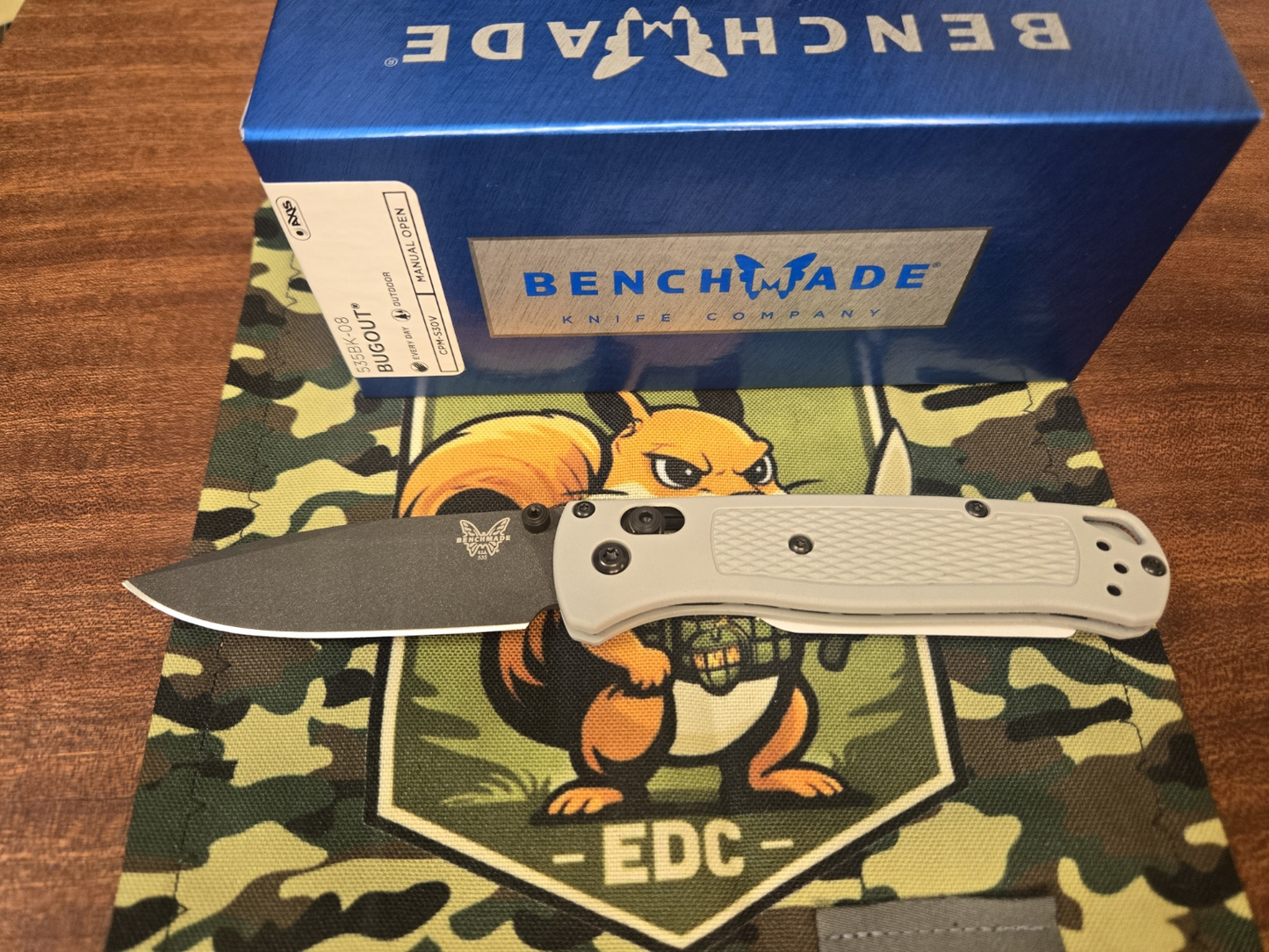PRE-OWNED Benchmade Bugout AXIS Folding Knife 3.24" S30V Gray Cerakote Plain Blade