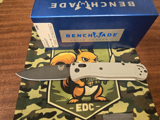 PRE-OWNED Benchmade Bugout AXIS Folding Knife 3.24" S30V Gray Cerakote Plain Blade